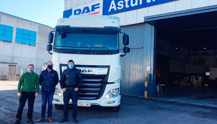 Entrega de unidad DAF XF 530 FT